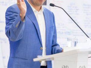 Айсен Николаев: "Перед республикой стоят амбициозные задачи сокращения бедности в два раза к 2030 году"