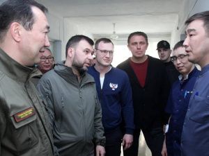 В городе Докучаевск ДНР приступила к работе бригада якутских офтальмологов