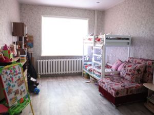 Айсен Николаев навестил семью военнослужащего из Нерюнгри