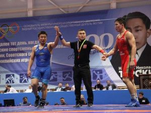 Первый день чемпионата Якутии по вольной борьбе преподнес ряд сенсаций