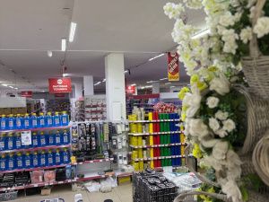 Пора готовиться к праздникам: новогодние и зимние товары уже в магазине РОЗТОР