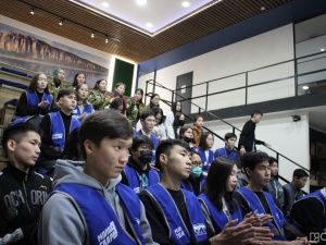 В СВФУ состоялся «Диалог на равных» о фашизме на Украине