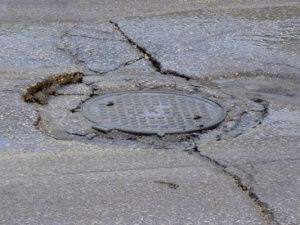 ПАО «Дорисс» обязался безвозмездно устранить недостатки, выявленные на объектах дорожного ремонта