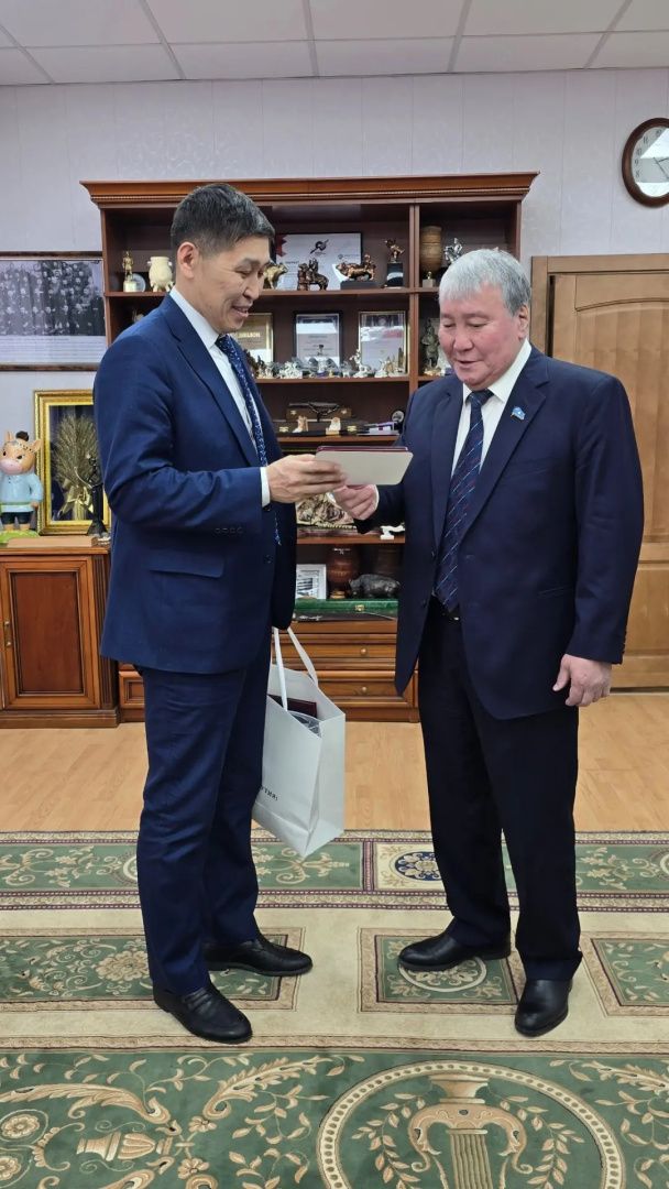 Вице-спикера Жиркова облизали в "Ил Тумэне"