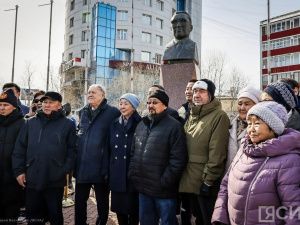 В Якутске почтили память Гавриила Чиряева к 99-летию государственного деятеля