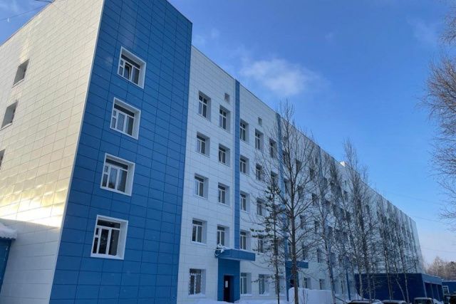 Глава Якутии проверил ход ремонтных работ в Нерюнгринской центральной больнице