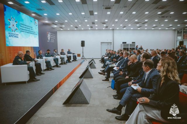 Учения «Безопасная Арктика» МЧС России проведет летом 2027 года в Якутии