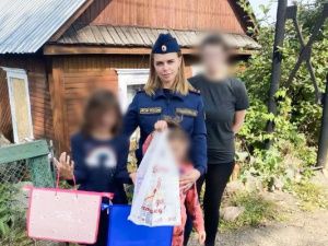 Сотрудники уголовно-исполнительной инспекции приняли участие во Всероссийской акции «Собери ребенка в школу»
