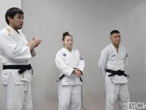 Чемпионки России по дзюдо показали мастер-класс юным спортсменам в Якутске