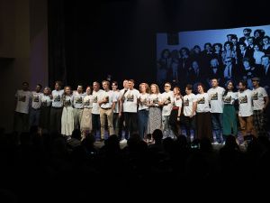 Премьерой концерта «Арбатский дворик» к 100-летию Булата Окуджавы Русский театр завершил сезон 