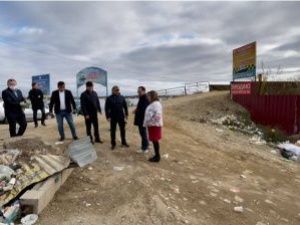 Глава Якутии после совещания повез чиновников на субботник