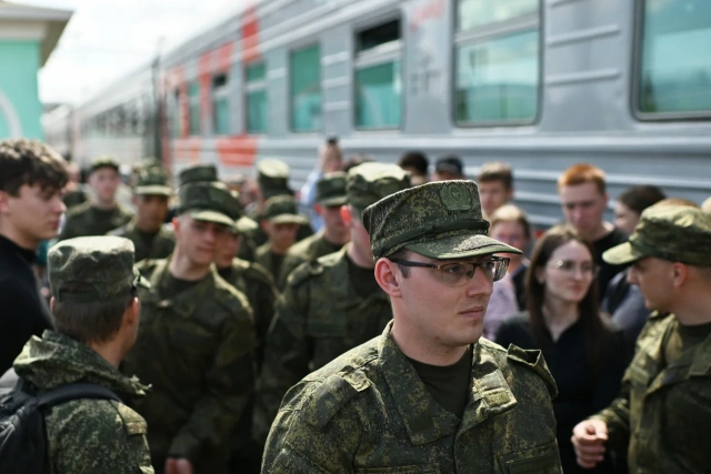 Госдума приняла закон о круглогодичном призыве на срочную службу