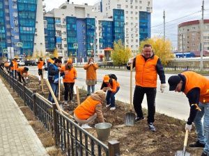 К 100-летию золотодобывающей промышленности в Якутске посадили 100 саженцев
