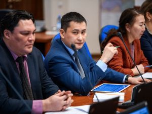 Айсен Николаев поручил кабмину республики усилить работу по реализации нацпроектов