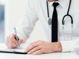 В Верхоянском районе врач обвинен в служебном подлоге: Знакомая попросила сфабриковать больничный лист