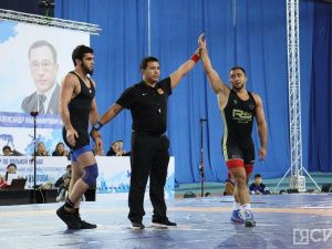 Красноярская школа борьбы оказалась лучшей на турнире Александра Крылова в Якутске