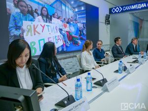 Чемпионки художественной гимнастики сестры Аверины ответили на вопросы юных якутян