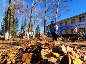 В День государственности Якутии железнодорожники провели субботник