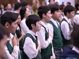 Сергей Местников провел урок государственности в Хатасской школе города Якутска