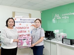 Сотрудники уголовно-исполнительной инспекции приняли участие во Всероссийской акции «Собери ребенка в школу»