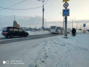 В Якутске девушка попала под колеса автобуса