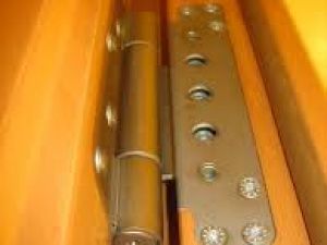 В Якутске наглый вор украл... двери помещения управляющей компании