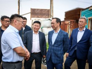 Глава Якутии поручил сократить отставание по срокам строительства спорткомплекса в селе Сунтар