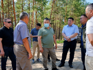 Дмитрий Садовников проехал по городским кладбищам