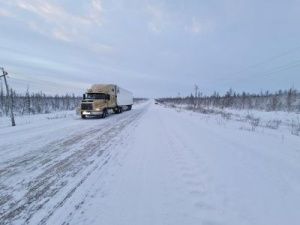В Мирнинском районе столкнулись легковой автомобиль и большегруз