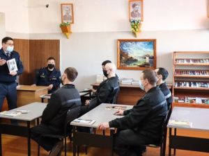 В ЛИУ-5 открылась библиотека для осужденных
