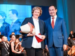 Айсен Николаев поздравил коммунальщиков Якутии с профессиональным праздником