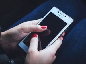 Якутянин оскорбил девушку в переписке «whatsapp» после конфликт в кафе