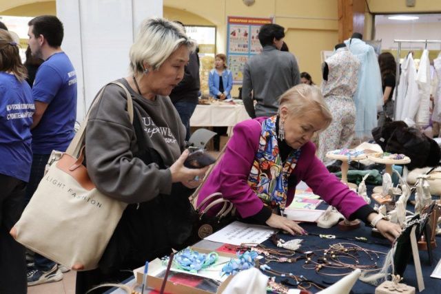 В Якутске проходит ярмарка товаров и услуг «Колледж-SALE #СделановСПО»