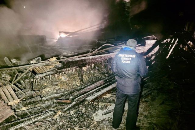 Названа предварительная причина пожара с двумя погибшими в Мирнинском районе