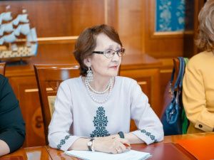Айсен Николаев провел встречу с лидерами женских общественных организаций республики