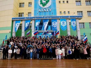 Альберт Семенов поздравил с Днём знаний учащихся городских школ и студентов