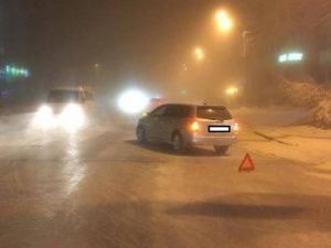 Женщину сбили на перекрестке, когда она шла на «зеленый»