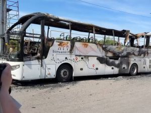 Дрон ВСУ уничтожил рейсовый автобус с мирными жителями в ДНР