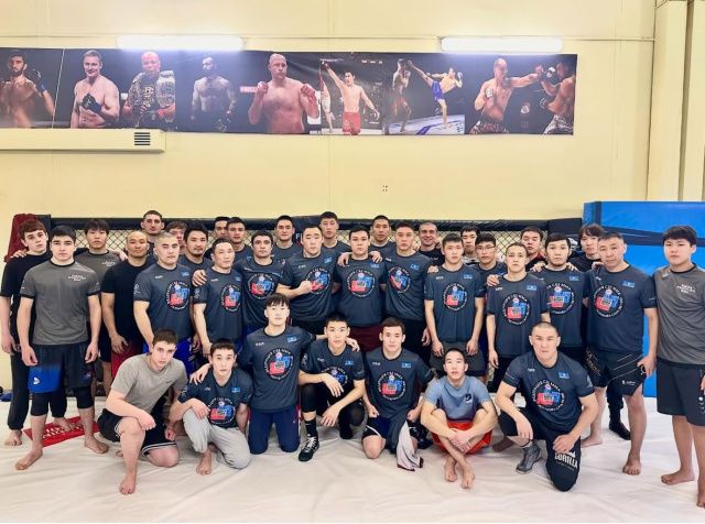 Якутские единоборцы участвуют в чемпионате ДФО по ММА