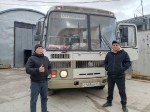 В Якутии социальный центр передал автобус для бойцов СВО