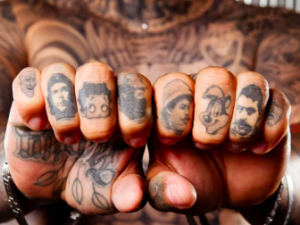 В Якутске сидельца оштрафовали за наколку