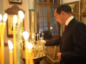 Айсен Николаев принял участие в Рождественской литургии в Преображенском кафедральном соборе