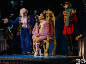 10 лучших школьников по итогам 2024 года наградили на Елке главы Якутии