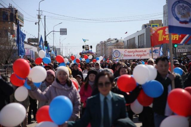 Профсоюзы Якутии объявили фотоконкурс «Первомай в моей семье»