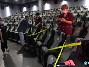 Власти Якутии рассказали, как будут работать алкомаркеты и кинотеатры в период нерабочих дней