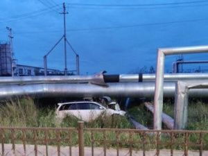 В Якутске пьяная автоледи съехала с дороги под теплотрассу