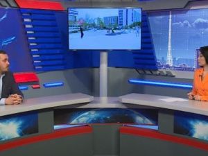 Антон Алексеенко в прямом эфире рассказал о ходе дорожного ремонта и развитии транспорта в Якутске