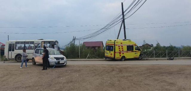 «Блондинка» за рулем не пропустила скорую