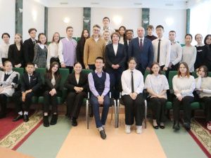 Ольга Балабкина встретилась с активистами «Движения Первых» Мирнинского района