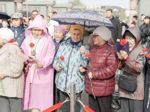 В Якутске возложили цветы в память об окончании Второй мировой войны